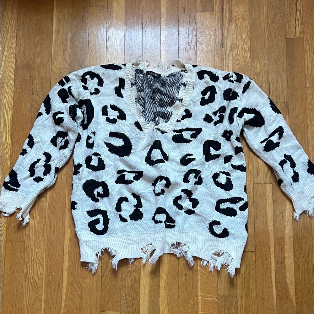 Amaryllis Black and White Leopard V-Neck Sweater